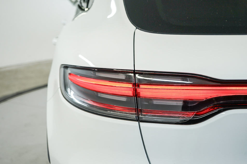 Thumbnail: 2026 Porsche Macan - 23