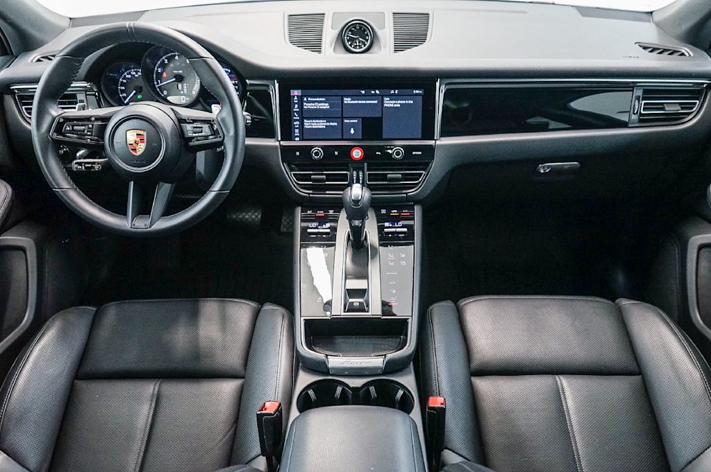Thumbnail: 2026 Porsche Macan - 9