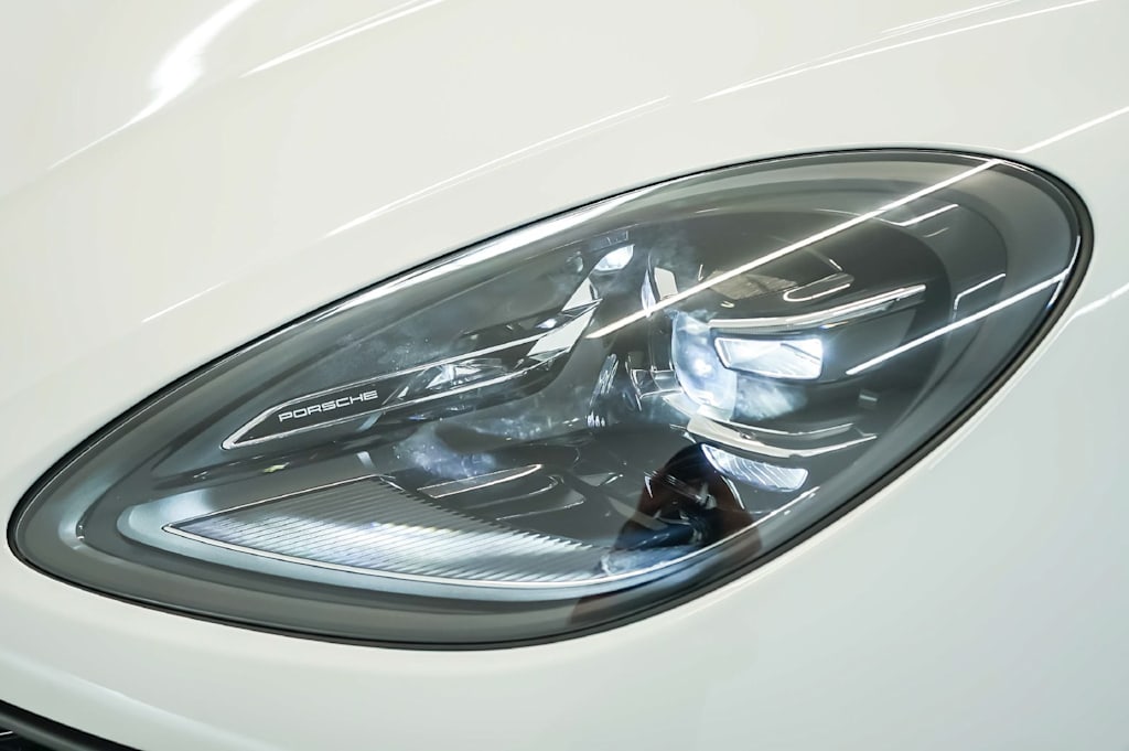 Thumbnail: 2026 Porsche Macan - 25