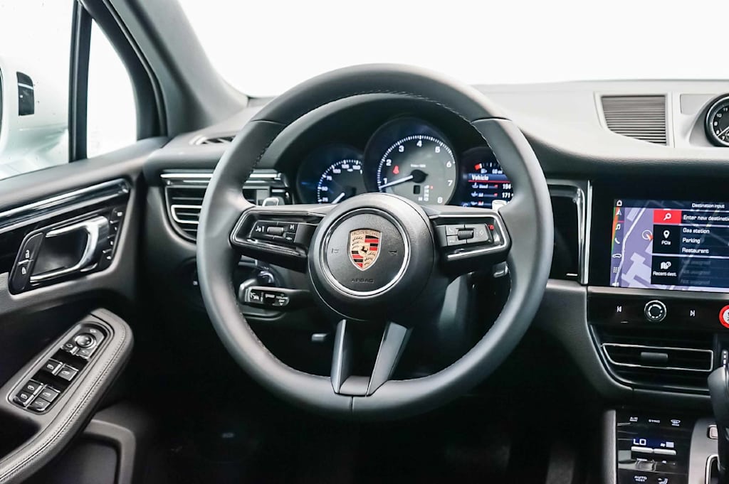 Thumbnail: 2026 Porsche Macan - 15