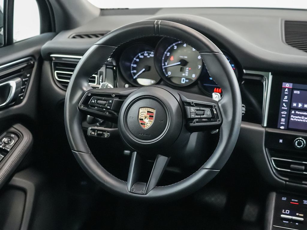 Thumbnail: 2023 Porsche Macan - 14
