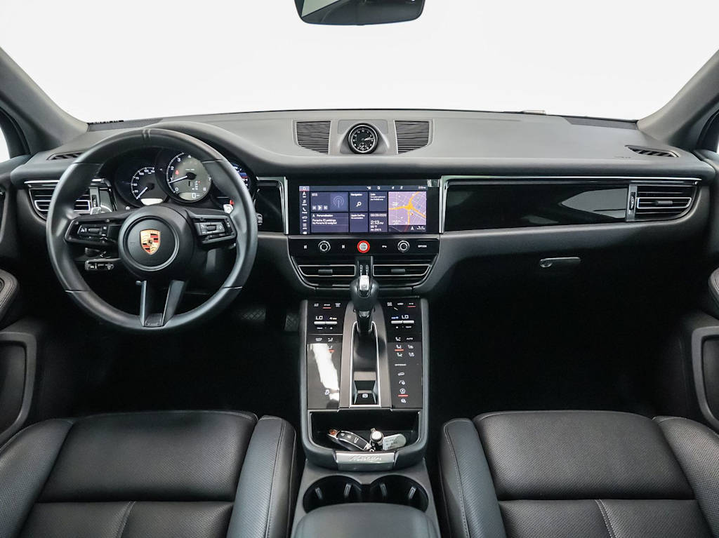Thumbnail: 2023 Porsche Macan - 9