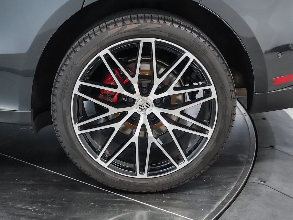 Thumbnail: 2023 Porsche Macan - 24