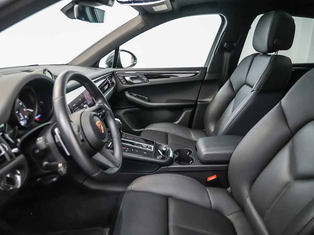 Thumbnail: 2023 Porsche Macan - 27
