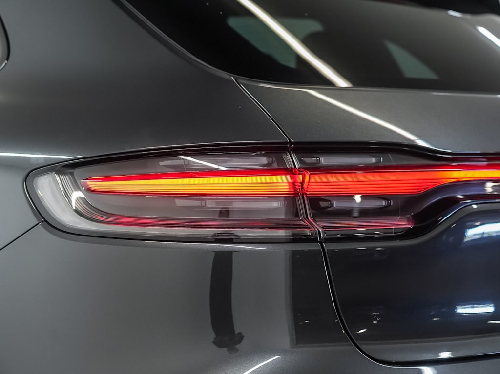 Thumbnail: 2023 Porsche Macan - 25