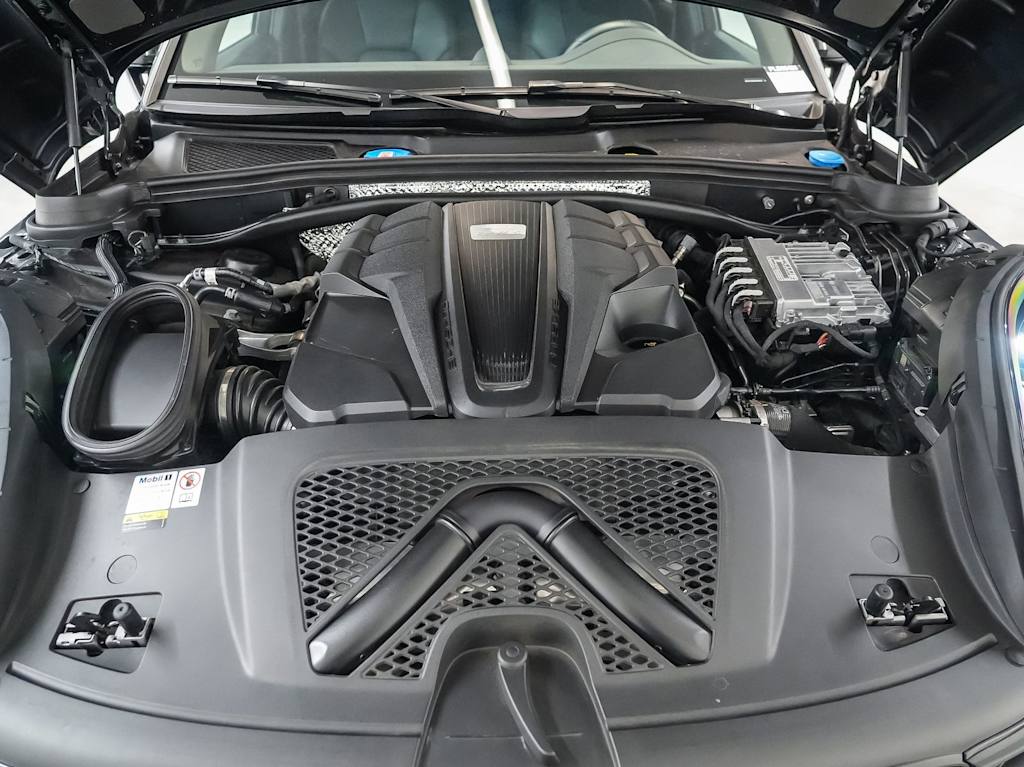 Thumbnail: 2023 Porsche Macan - 8
