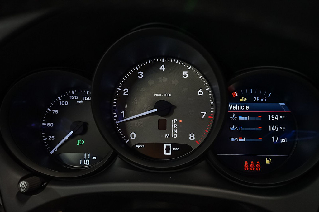 Thumbnail: 2026 Porsche Macan - 18
