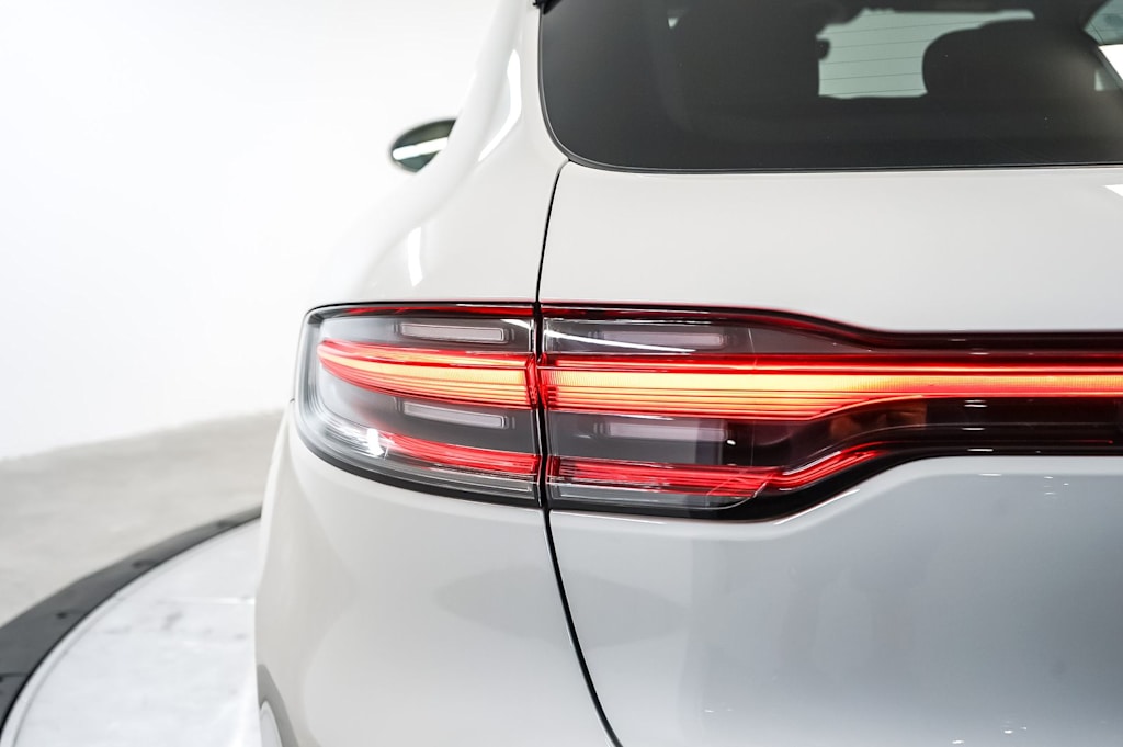 Thumbnail: 2026 Porsche Macan - 23