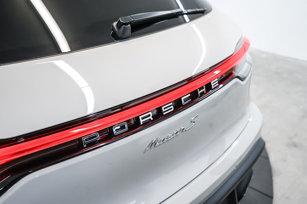Thumbnail: 2026 Porsche Macan - 7