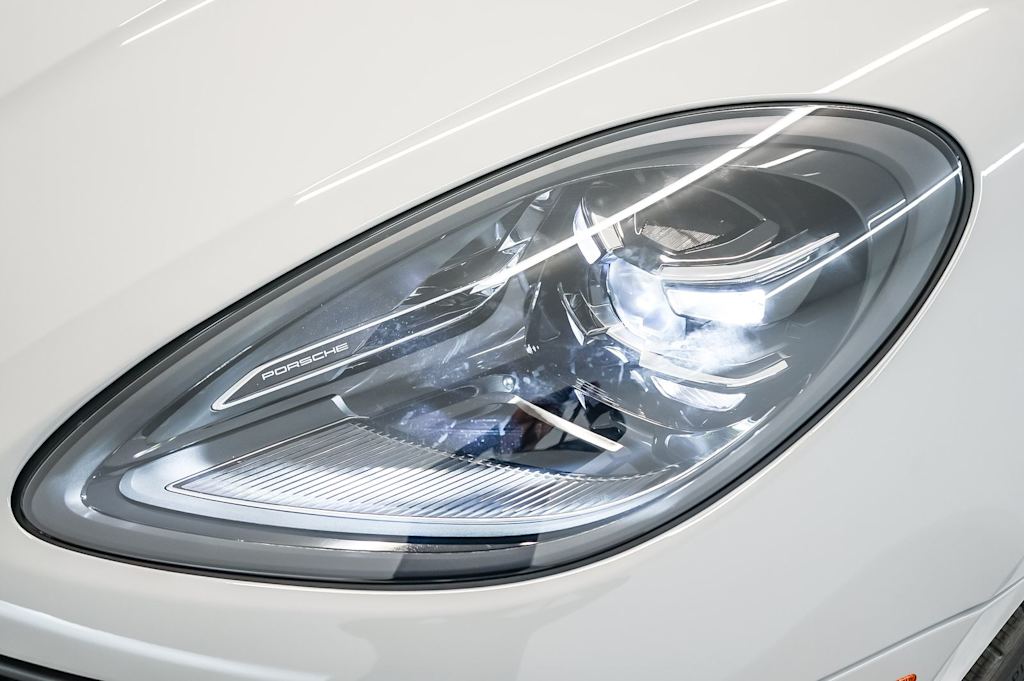 Thumbnail: 2026 Porsche Macan - 25