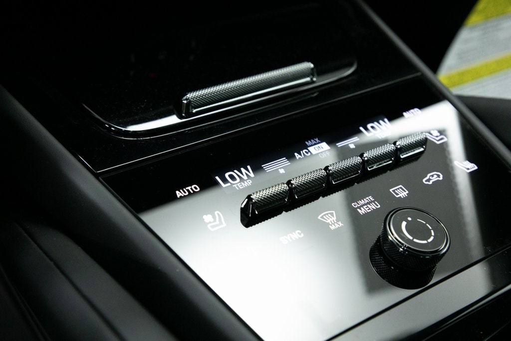 Thumbnail: 2025 Porsche Cayenne - 25