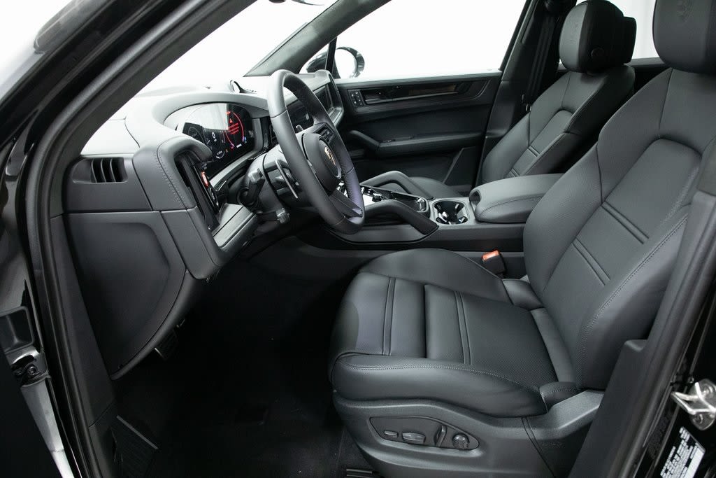 Thumbnail: 2025 Porsche Cayenne - 10