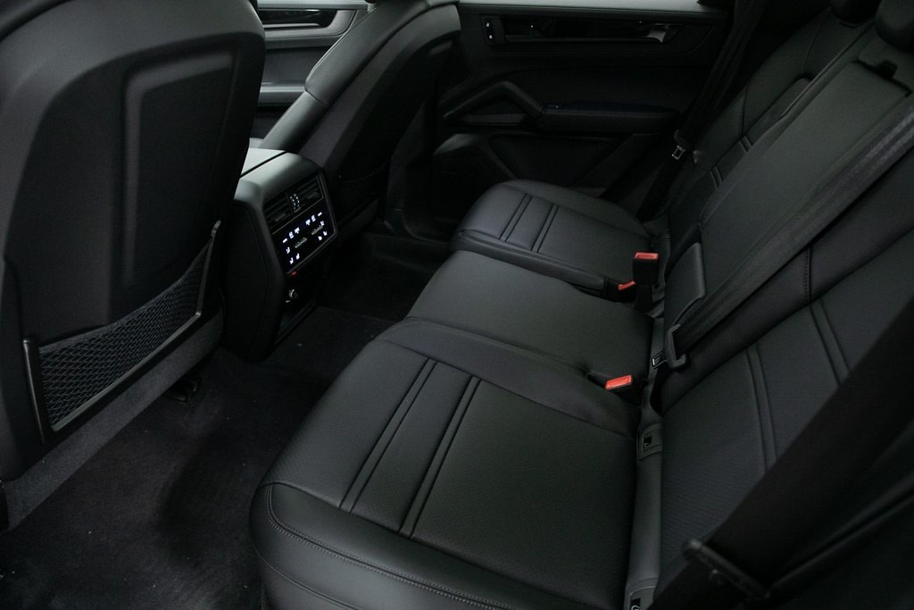 Thumbnail: 2025 Porsche Cayenne - 11