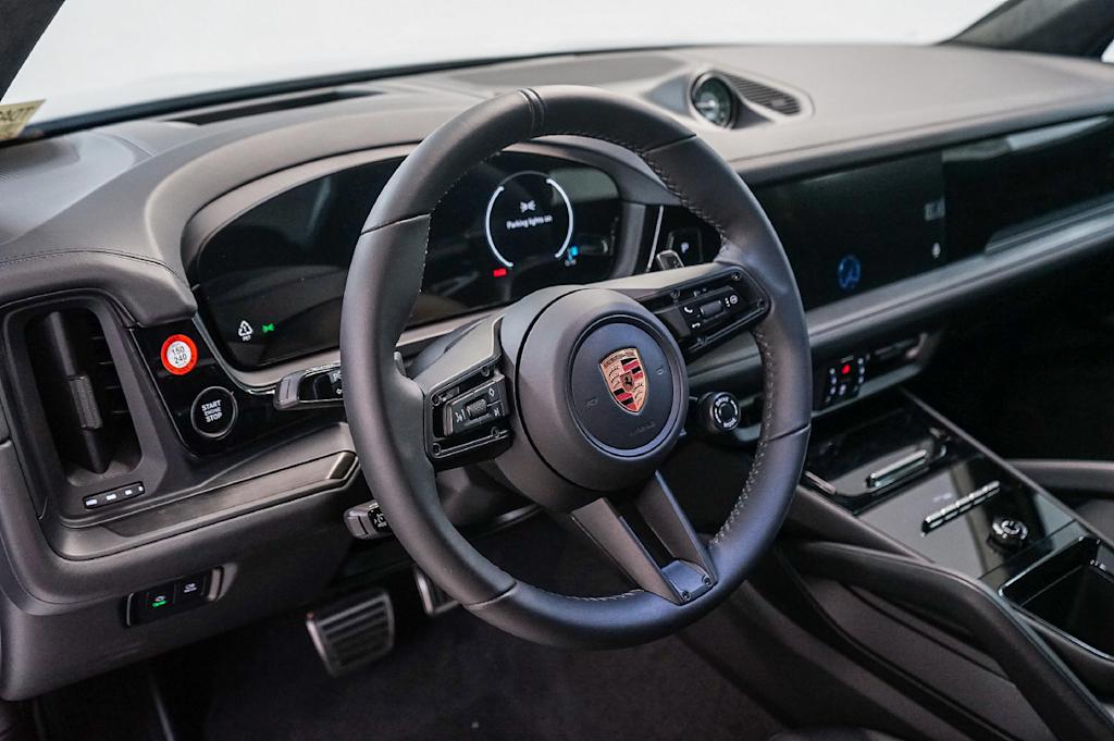 Thumbnail: 2026 Porsche Cayenne - 2