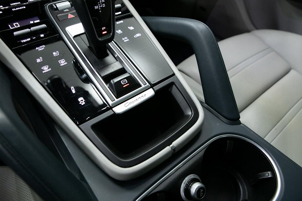 Thumbnail: 2023 Porsche Cayenne - 29