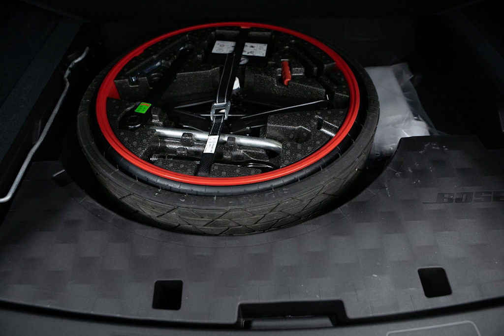 Thumbnail: 2023 Porsche Cayenne - 33