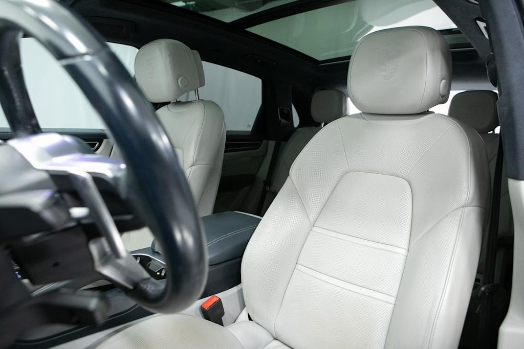 Thumbnail: 2023 Porsche Cayenne - 10