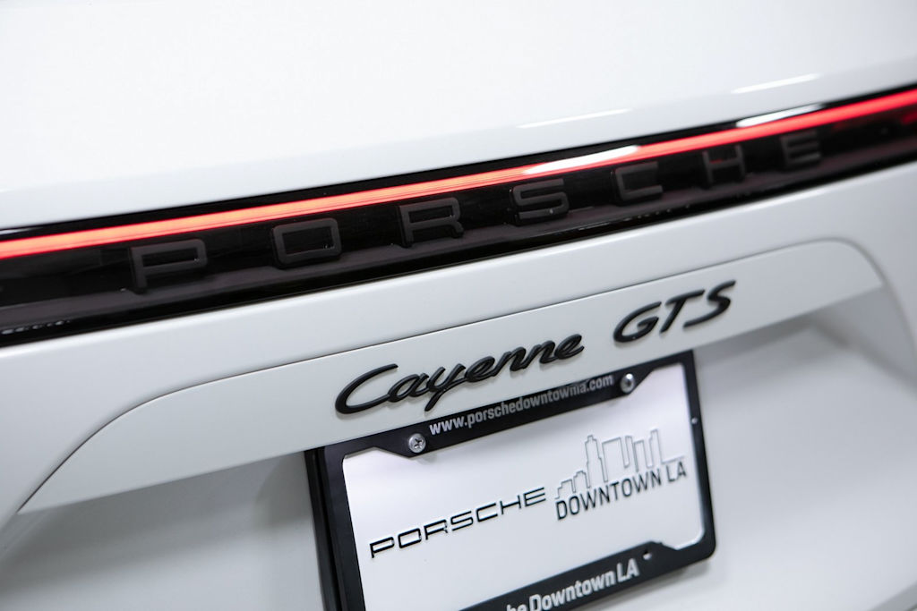 Thumbnail: 2023 Porsche Cayenne - 36