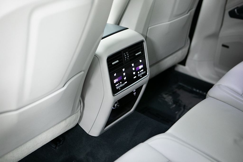 Thumbnail: 2023 Porsche Cayenne - 30