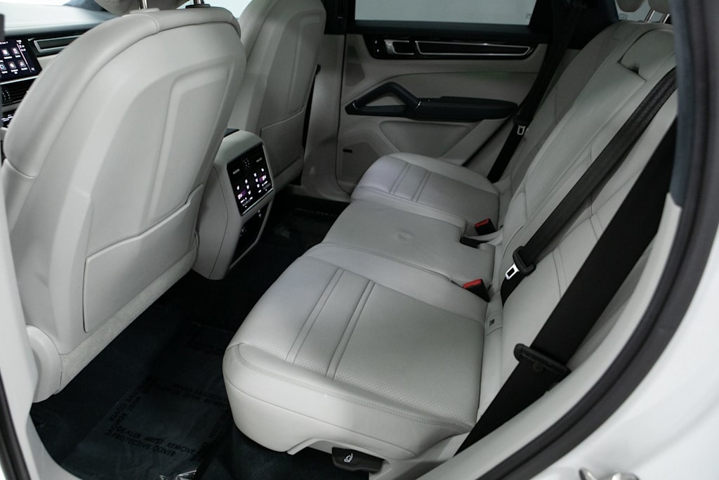 Thumbnail: 2023 Porsche Cayenne - 12