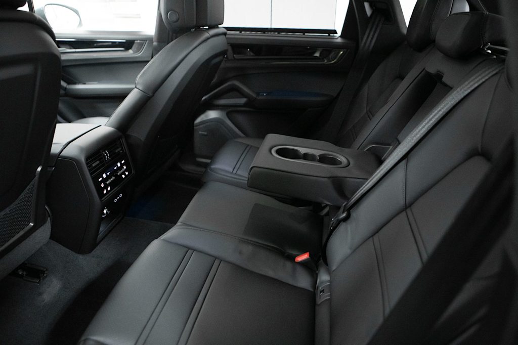 Thumbnail: 2026 Porsche Cayenne - 39