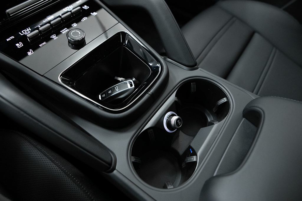 Thumbnail: 2026 Porsche Cayenne - 33
