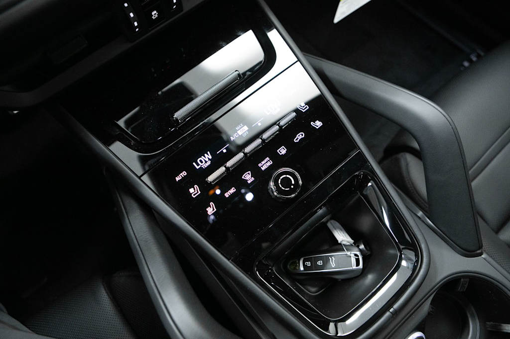 Thumbnail: 2026 Porsche Cayenne - 13