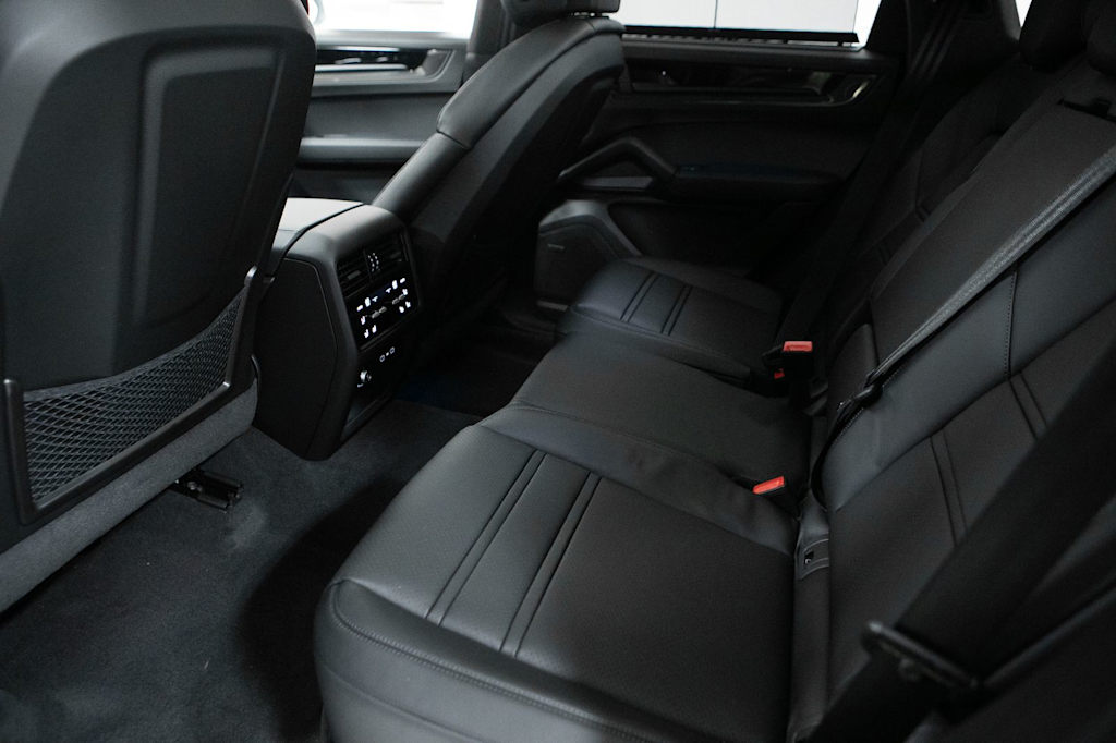 Thumbnail: 2026 Porsche Cayenne - 11