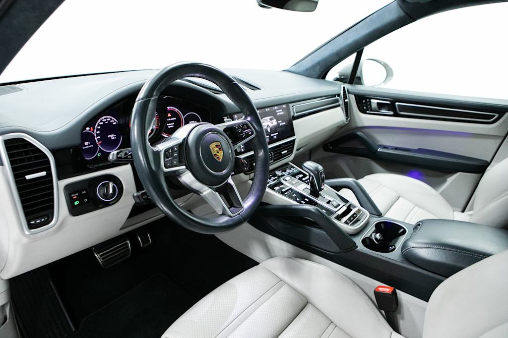Thumbnail: 2021 Porsche Cayenne - 2