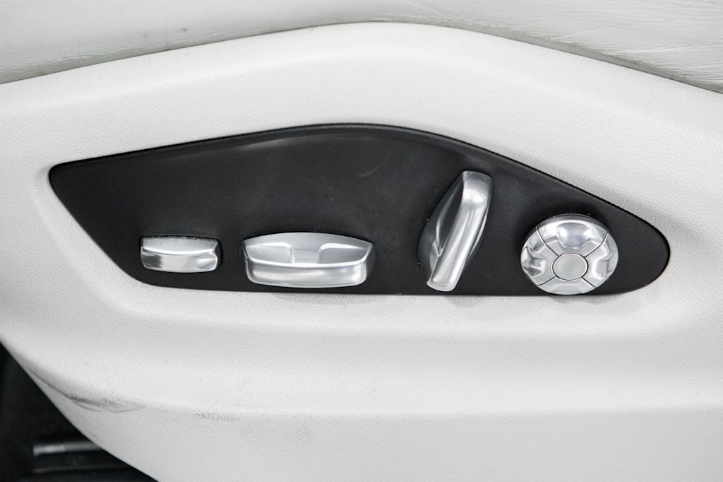 Thumbnail: 2021 Porsche Cayenne - 27
