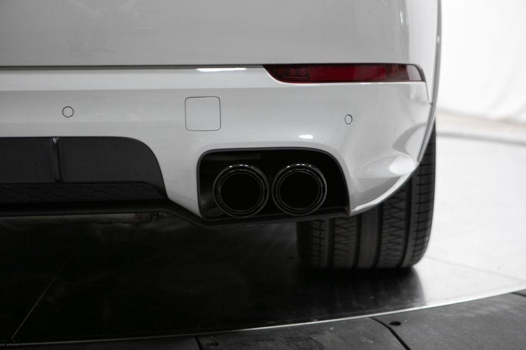 Thumbnail: 2021 Porsche Cayenne - 25