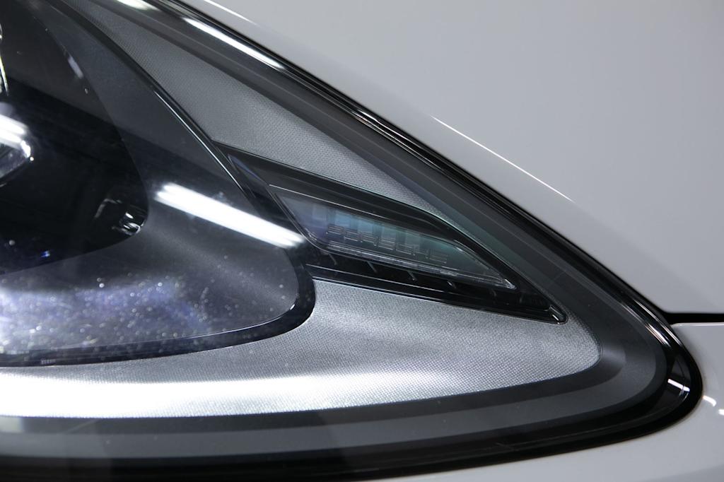 Thumbnail: 2021 Porsche Cayenne - 22