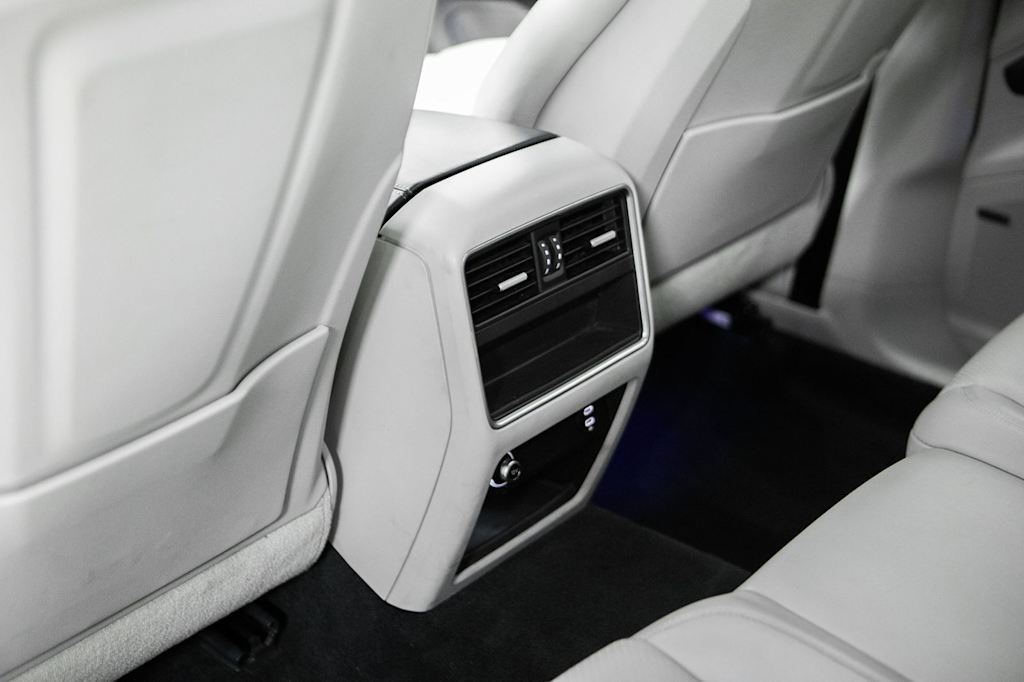 Thumbnail: 2021 Porsche Cayenne - 35