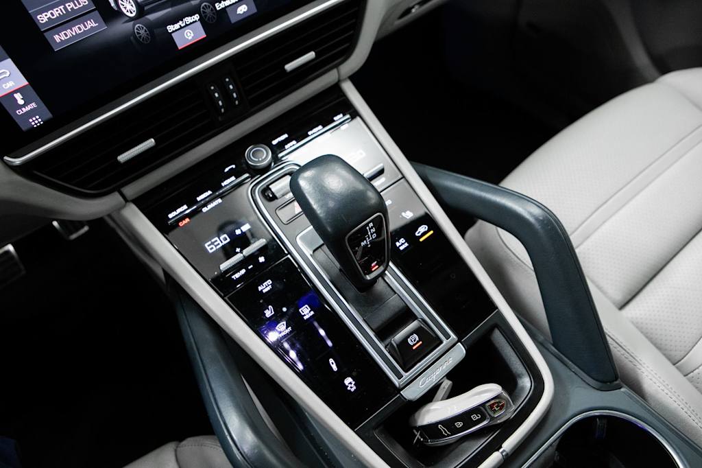 Thumbnail: 2021 Porsche Cayenne - 15