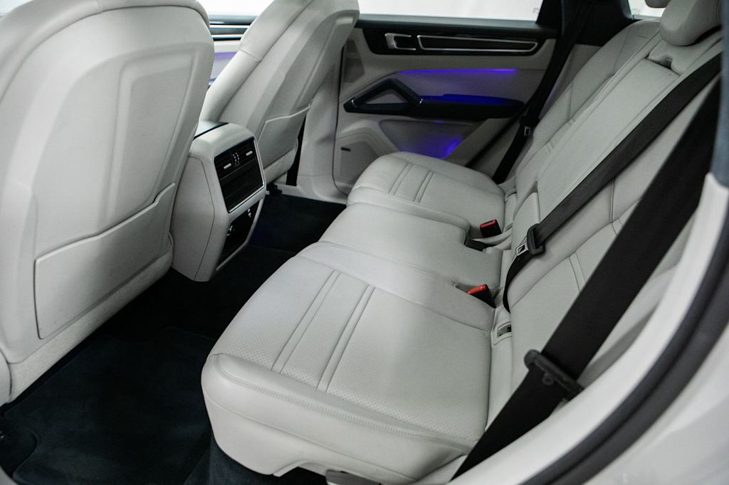 Thumbnail: 2021 Porsche Cayenne - 12