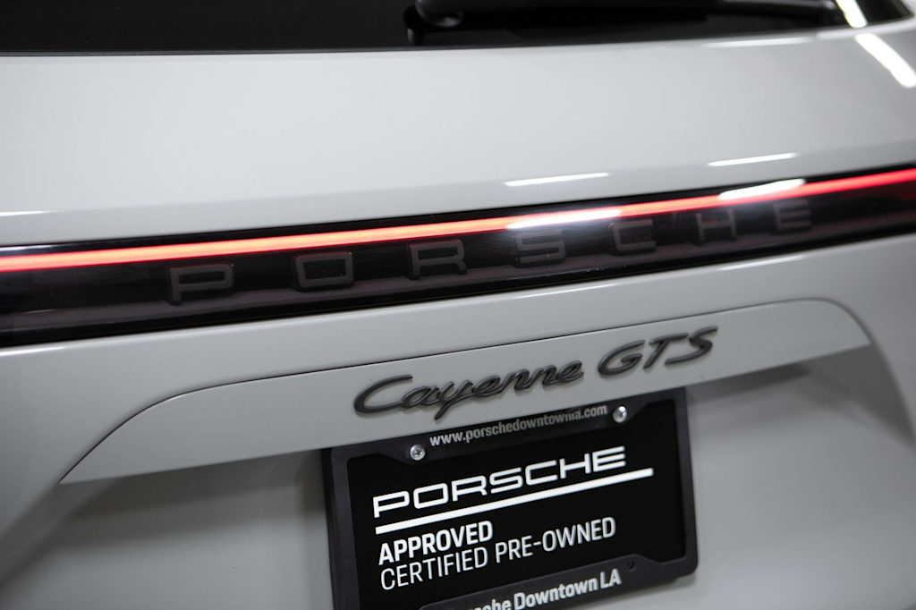 Thumbnail: 2021 Porsche Cayenne - 24