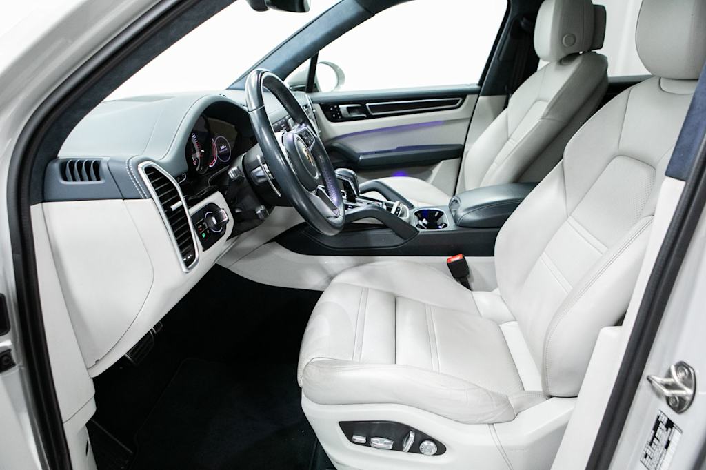 Thumbnail: 2021 Porsche Cayenne - 11