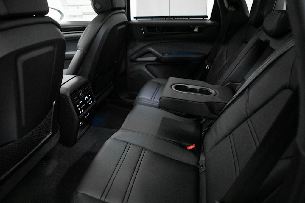 Thumbnail: 2026 Porsche Cayenne - 38