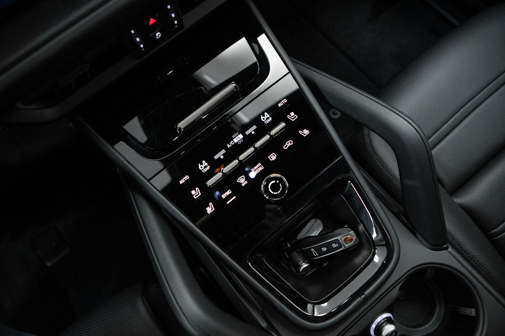 Thumbnail: 2026 Porsche Cayenne - 11