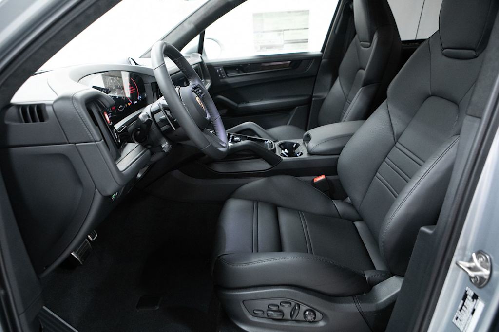 Thumbnail: 2026 Porsche Cayenne - 8