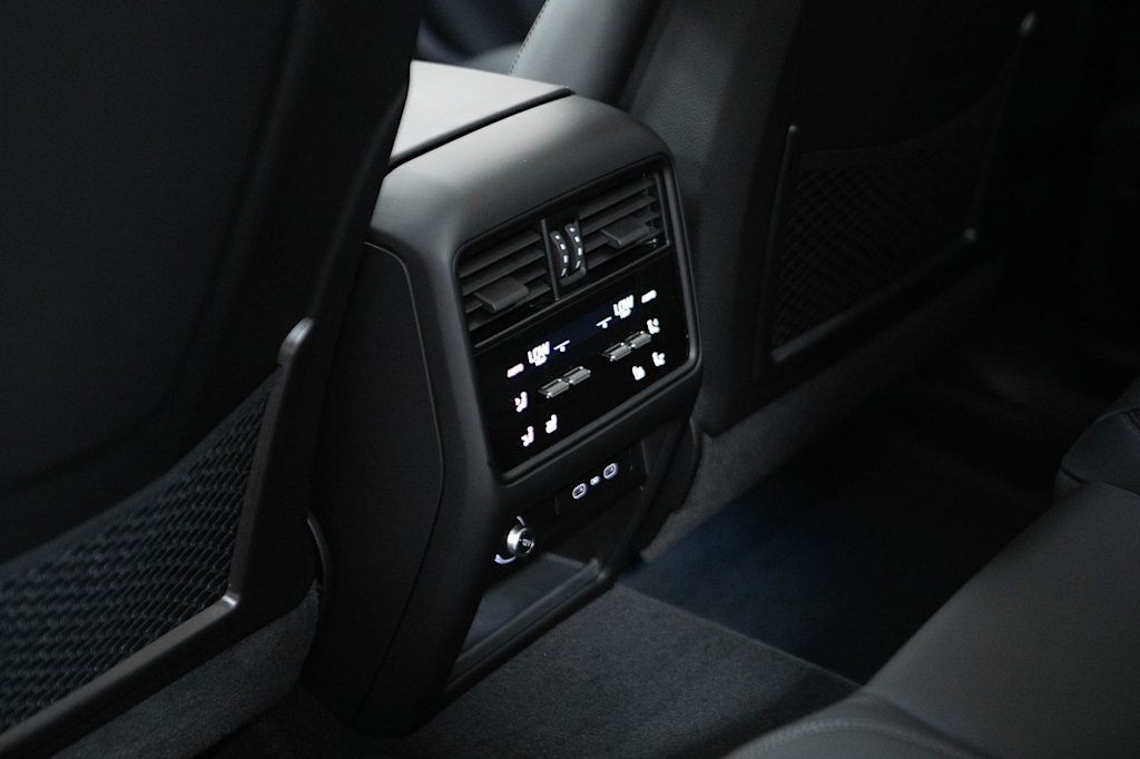 Thumbnail: 2026 Porsche Cayenne - 35