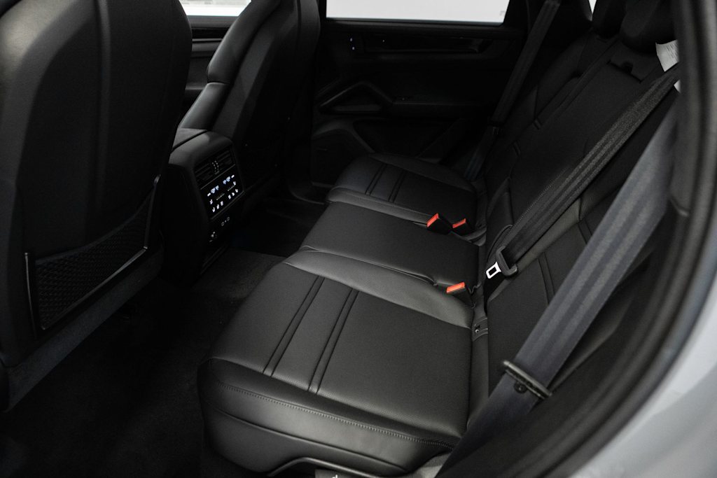 Thumbnail: 2026 Porsche Cayenne - 10