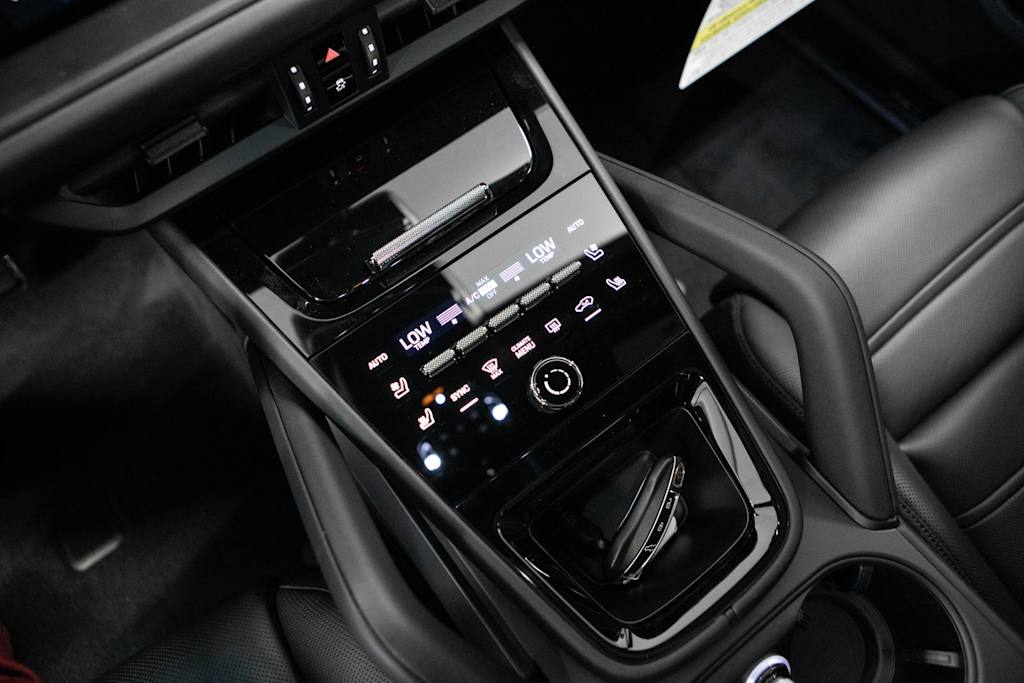 Thumbnail: 2026 Porsche Cayenne - 25