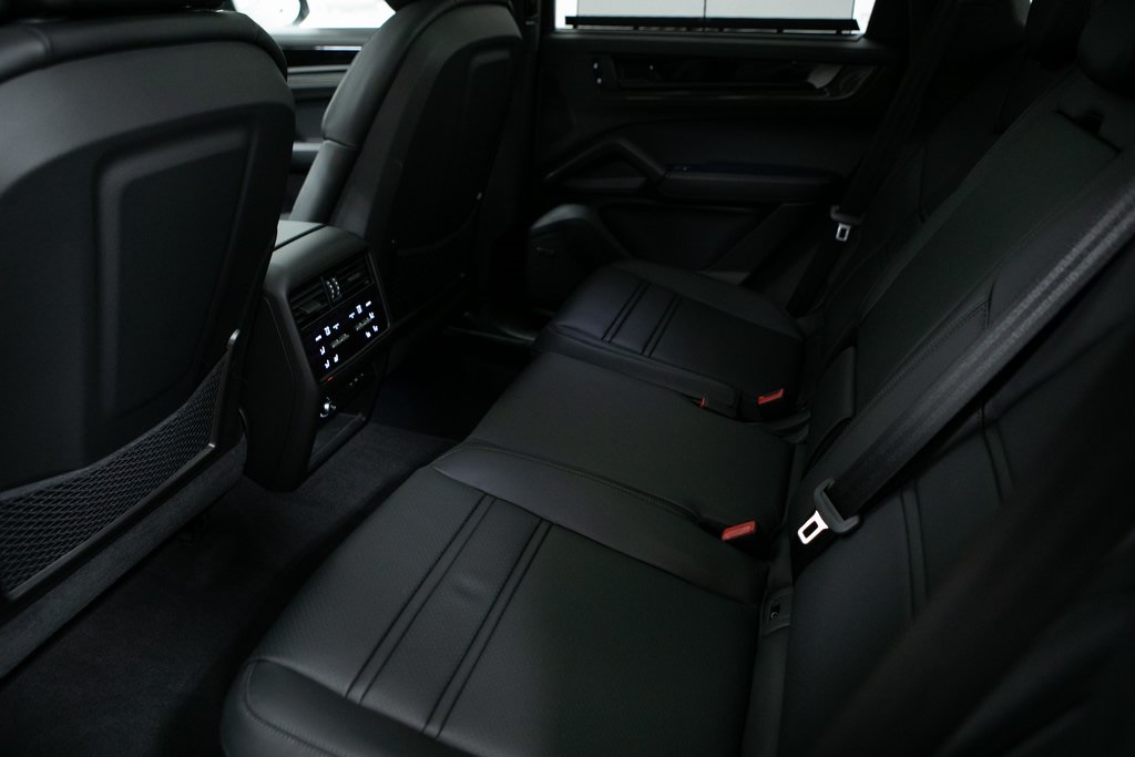 Thumbnail: 2025 Porsche Cayenne - 11
