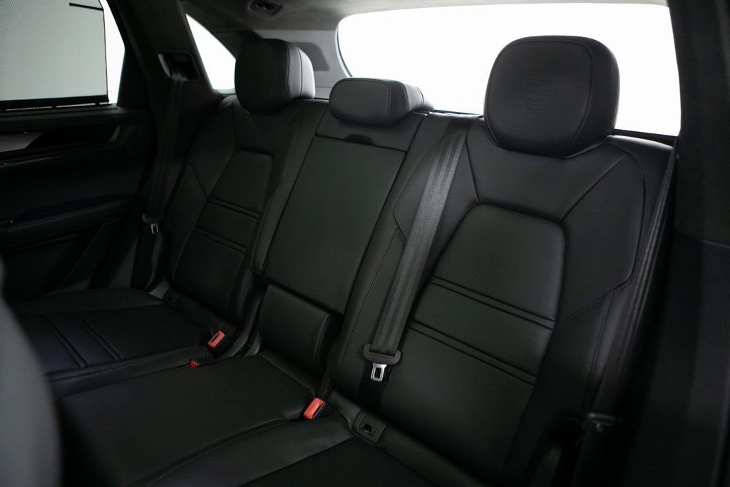 Thumbnail: 2025 Porsche Cayenne - 36