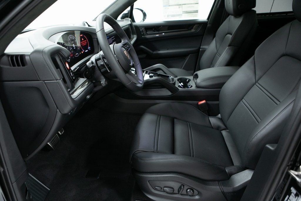 Thumbnail: 2025 Porsche Cayenne - 10