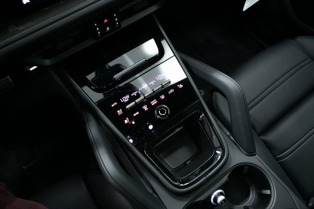 Thumbnail: 2025 Porsche Cayenne - 13