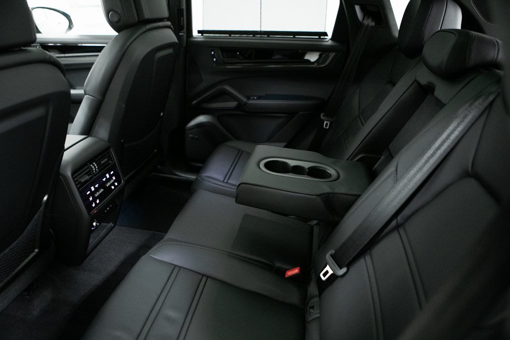 Thumbnail: 2025 Porsche Cayenne - 35