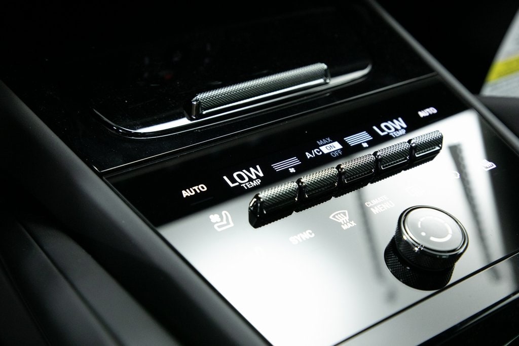 Thumbnail: 2025 Porsche Cayenne - 25