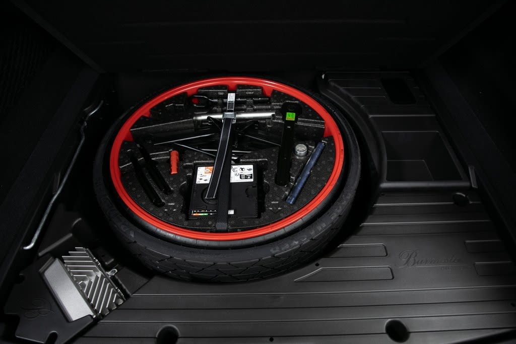 Thumbnail: 2025 Porsche Cayenne - 34